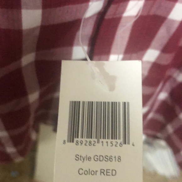 Maroon men’s dress shirt - Picture 4 of 4